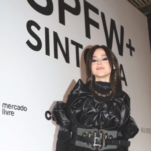 Thiessa Woinbackk Instagram - Gostaram do look? 🥹 Meu primeiro São Paulo Fashion week a convite do @institutoinmode pra assistir o desfile da cria costura 🥹🖤
@spfw 🖤 #spfw