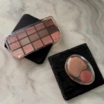 Thitiya Jirapornsilp Instagram - fwee ออกสินค้าใหม่อย่าง Mellow Dual Blush กับ More Mood Eye shadow Paletteแล้วนะคะทุกคน มี15สีใน1พาเลท รอบนี้หยิบเอาสีที่ชอบอย่าง Paletteสี 06 More Than Rose และ RS02 Humming Talk มาลองแต่งหน้าดู เพื่อนๆชอบกันมั้ย แล้วในที่สุด fwee มี Official store ในShopee ของประเทศไทยแล้ว! @fwee_makeup_th อย่าลืมไปช้อป fwee กันใน shopee นะคะทุกคน @fwee_makeup #fwee #퓌 #fweegirl #MoreMoodEyeshadowPalette #MellowDualBlush
