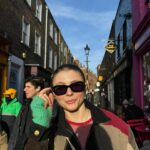 Thomasin McKenzie Instagram - Afternoon strolling 💛