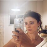 Thomasin McKenzie Instagram - Hiii🕴️
