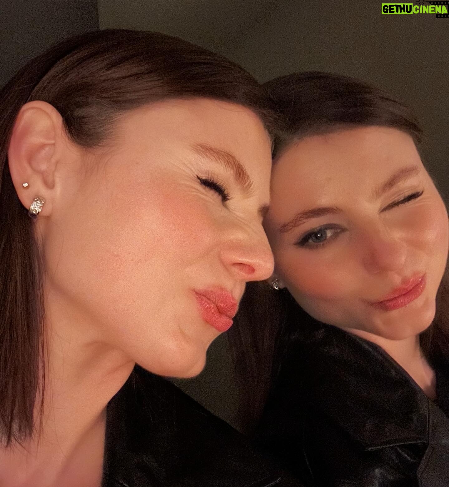 Thomasin McKenzie Instagram - Coco Crushed it 💪💍💋 thank you for having me @chanelofficial #CocoCrushClub #CoCoCrush #chanelfinejewellry
