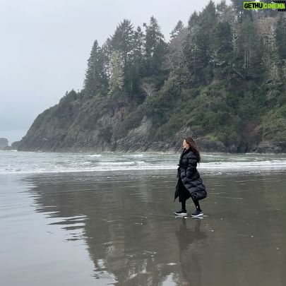 Tia Carrere Instagram - Whenever I travel for work I always like to take time to enjoy the beautiful surroundings #moonstonebeach Mahalo @humboldtpolytechnic for the hospitality last night 🤙🏾 @dakotampls here we come! @daniel_ho_creations @georgekahumoku @slackkeyshow