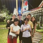Ticha Wongtipkanon Instagram – สิ่งที่ชอบมากๆเวลาออกไปกับญาติผู้ใหญ่..
ก็คือ…พวกเขาจะขอให้พวกเราถ่ายรูปคู่กับทุกอย่างเลยค่ะ…😂