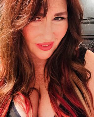 Tiffany Instagram - I’m Ready for the weekend …what’s your plans ? #lookoutweekend #gonnahavesomefun #nashville #timeoff