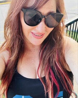 Tiffany Instagram - Took the day off from  EVERYTHING ❤️ #recharge #dayoff I like this 🤣 #treatyourself #justchillininthesunshine😎