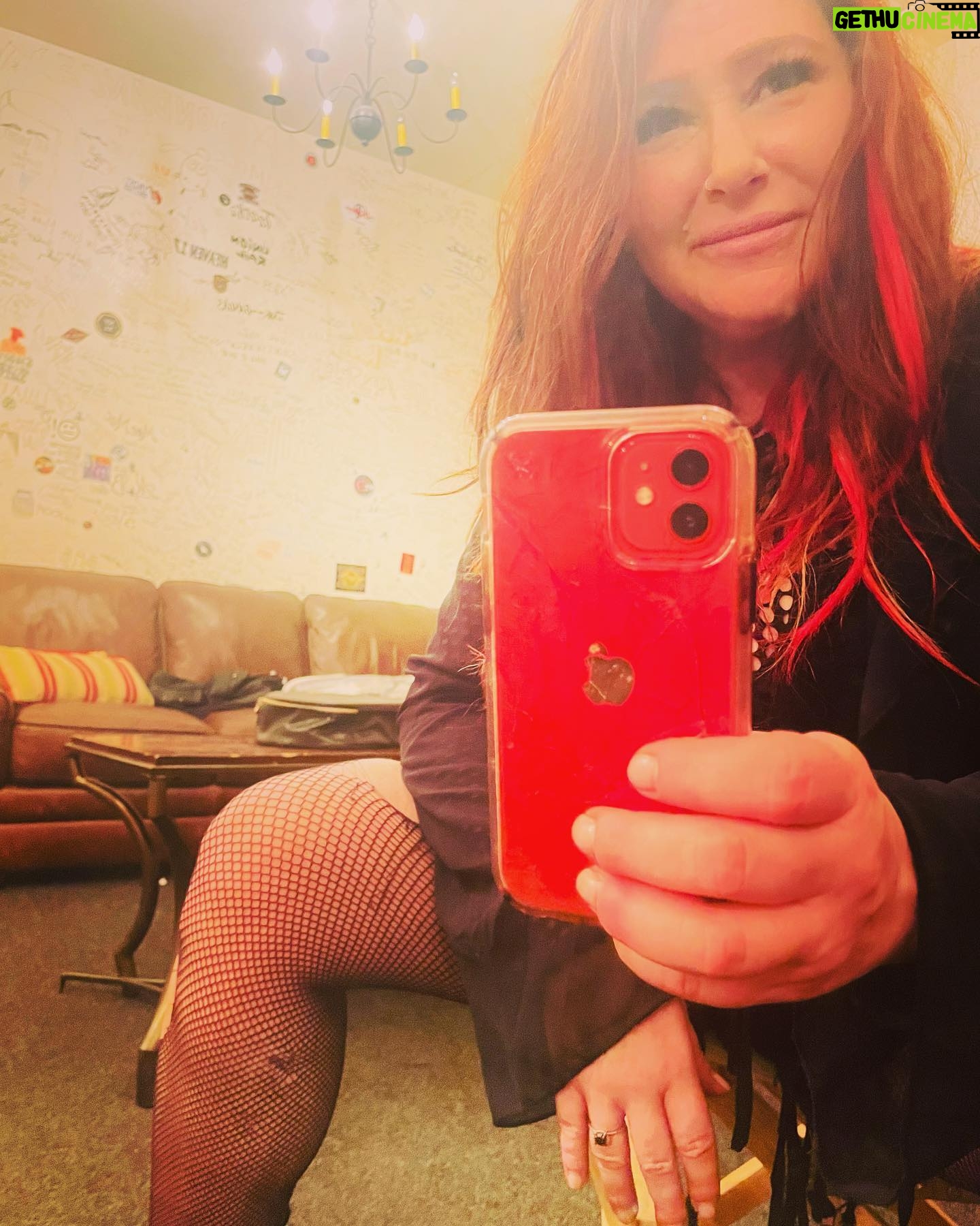 Tiffany - 1.8K Likes - And a sold out show it was !!! #shadowstour keeps getting better & better ..thank you ALL for coming out tonight @darylshouseclub it was amazing 😘