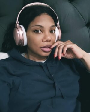 Tiffany Hines Instagram - Sweats and Sade Sunday #itsathing @sade