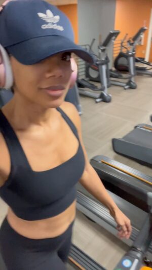 Tiffany Hines Instagram - #gymrat Still chasing those gains… Lucky for me I’m taking an Exercise Physiology class this semester. Good news is, I get a grade for following the class workout program which entails 4 days a week in the gym and doing what I love and would be doing anyway! But the bad news is, I gotta hold off on following that other program I originally had planned! Looking forward to starting it after the semester finishes though! 6 weeks til Christmas and then it is onnnnnn! 😜💪🏽💪🏽