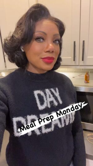 Tiffany Hines Instagram - Ayeeee! Happy #mealprepmonday A lot of you have been DM-ing me askin for the recipe for the Lebanese tabouleh salad that I make every week! So I have included a step by step in today’s video! Enjoy! And as always, happy healthy eating this week #tiffersarmy 
.
.
.
#mealprep #healthyrecipes #foodstagram #healthyfood #healthylifestyle #mealprepideas #mealprepping #recipes #recipeshare