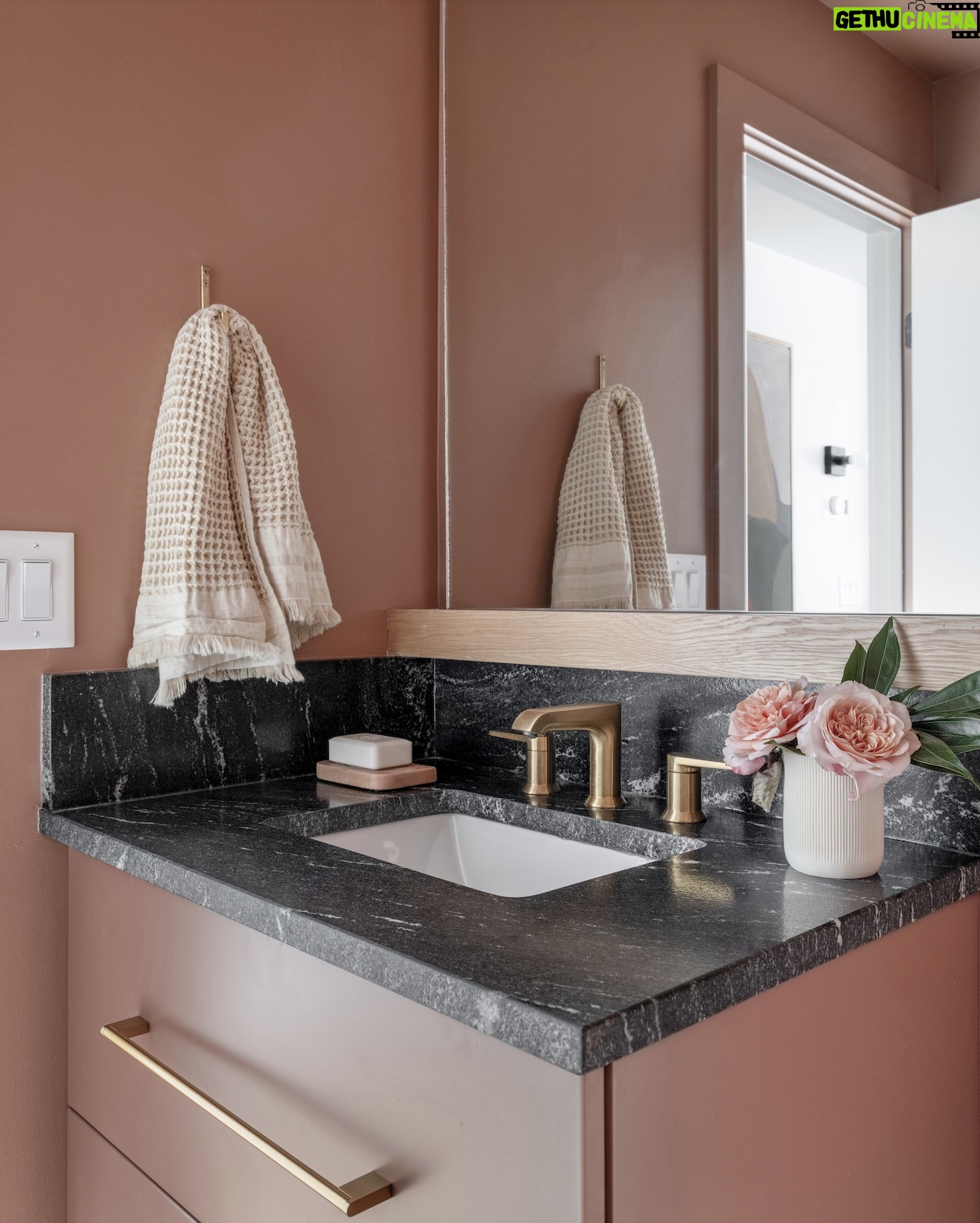 Tiffany Brooks Instagram - I'm thrilled to announce that you can now bring home the hues of HGTV Smart Home 2024! In collaboration with @hgtvhomebysherwinwilliams, I curated the HGTV Smart Home 2024 Color Collection - a peaceful palette that perfectly encapsulates the intelligent design of HGTV Smart Home 2024. Seize these serene shades at hgtvhomebysherwinwilliams.com/en/inspiration/2024-hgtv-smart-home . . . #HGSW #HGTVSmartHome #HGTV #SherwinWilliams #HGTVHomeBySherwinWilliams #paintpalette #new #announcement #interiordesign