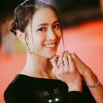 Tiffany Lau Instagram - red carpet snaps 📸 • • • gown: @victorchanstudio jewellry: @kingfookjewellery hair: @suecheung makeup: @elsaling222 nails: @handandfootnailspa 📸: @daiki.cheng
