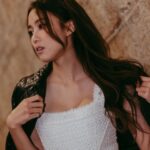 Tiffany Lau Instagram – stay true to who you are. don’t be someone you’re not just to please others 🖤