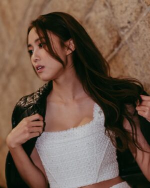 Tiffany Lau Instagram - stay true to who you are. don’t be someone you’re not just to please others 🖤