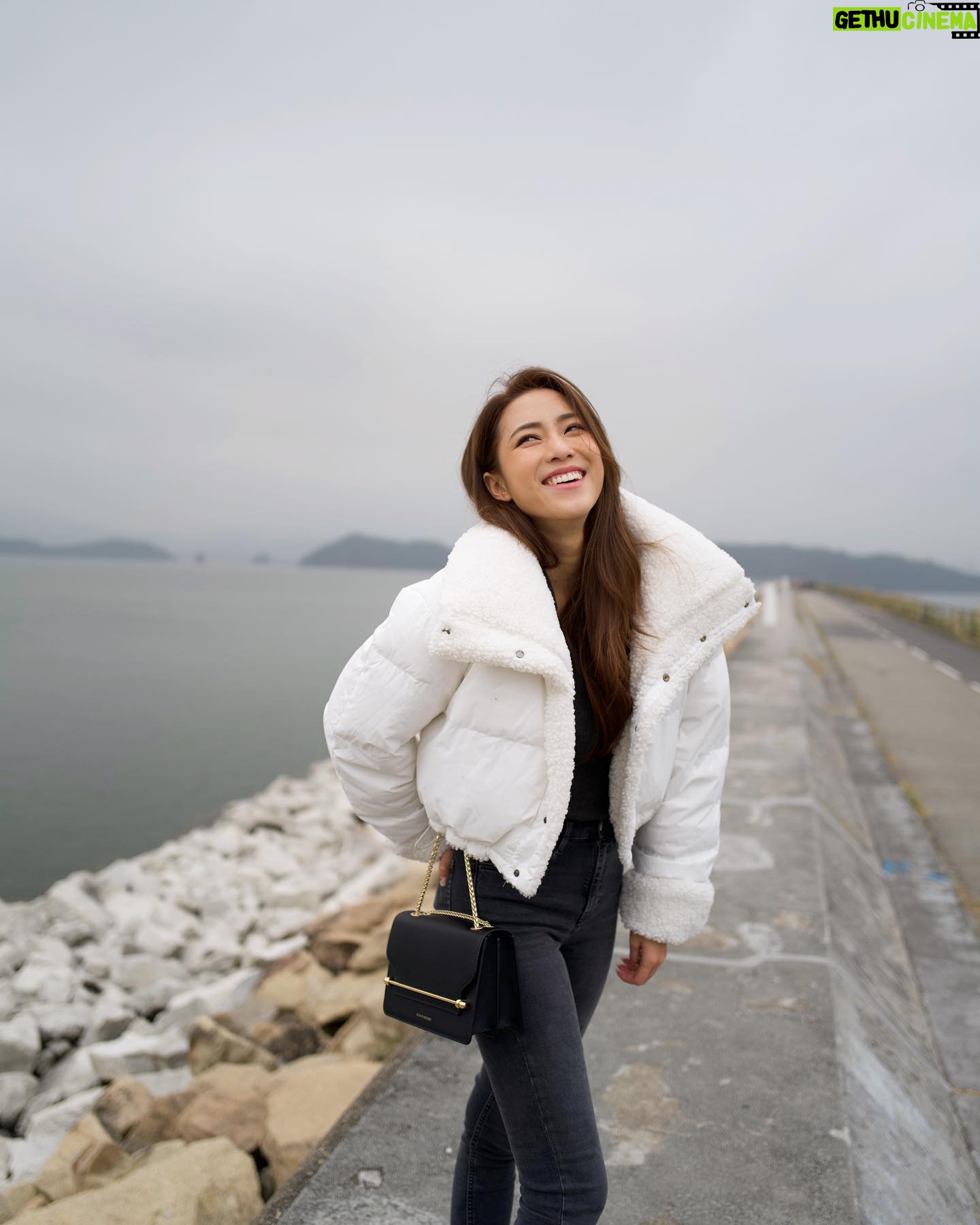 Tiffany Lau - 25.7K Likes - what’s something that makes you smile? ☺️