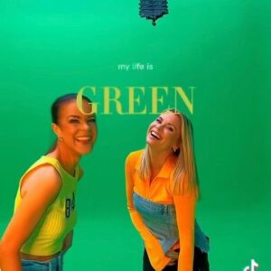 Tiia Elg Instagram - Mun tiktok @TiiaElg aktivoitui eilen kolmen vuoden tauon jälkeen🤷🏼‍♀️ Tiktok aikakauden uudelleen avaus oli melkein yhtä jännittävä hetki kuin asuntokaupat 2 viikkoa sitten 🥳