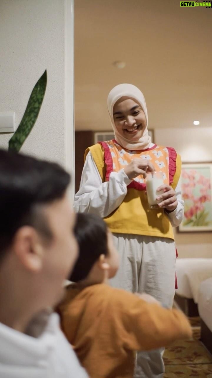 Tika Bravani - 5.6K Likes - Sebentar lagi Ramadan nih, trus ga berasa tau-tau lebaran deh. Nah, lebaran tahun ini aku nggak cuma nyiapin THR, tapi juga mau dong dapat THR. Untungnya ada program Hadiah Special Ramadan dari @bebeclub
Ibu-ibu juga mau dapat hadiah lebaran dari Bebelac?
Caranya gampang banget! Cukup beli Susu Kesayangan si Kecil, Bebelac, di Indomaret dan Alfamart, langsung bisa dapat 1 Tiket Undian! Gak hanya hadiah THR tapi ada juga paket mudik, dan paket Umroh sekeluarga loh!
Ā
Yuk cek instagram @bebeclub untuk cara lengkapnya! Ayo Ibu-ibu yang susunya kayak Kalam cepat ikutan ya! Coba komen kalian ngincer hadiah apa?
#HadiahRamadanAnakHebat #UmrohBebelac #MudikBebelac #THRBebelac
#Bebelac #growthemgreat