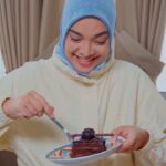 Tika Bravani Instagram - Rebahan dan makan makanan manis pas bulan Ramadhan emang paling enak. Tapi lebih enak lagi kalau kadar gula darah tetap terjaga dengan Diabetasol Sweetener. Saatnya ubah manismu! . . . Handled by @anptalentamedia