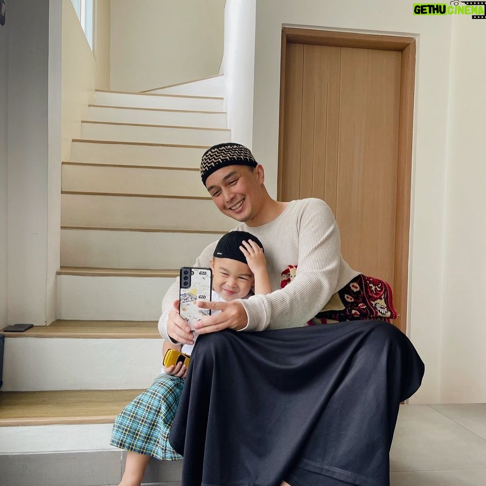 Tika Bravani - 4K Likes - Apabila telah ditunaikan shalat(Jum'at), maka bertebaranlah kamu di muka bumi dan carilah karunia Allah dan ingatlah Allah banyak banyak supaya kamu beruntung.
QS. Al Jumuah:10