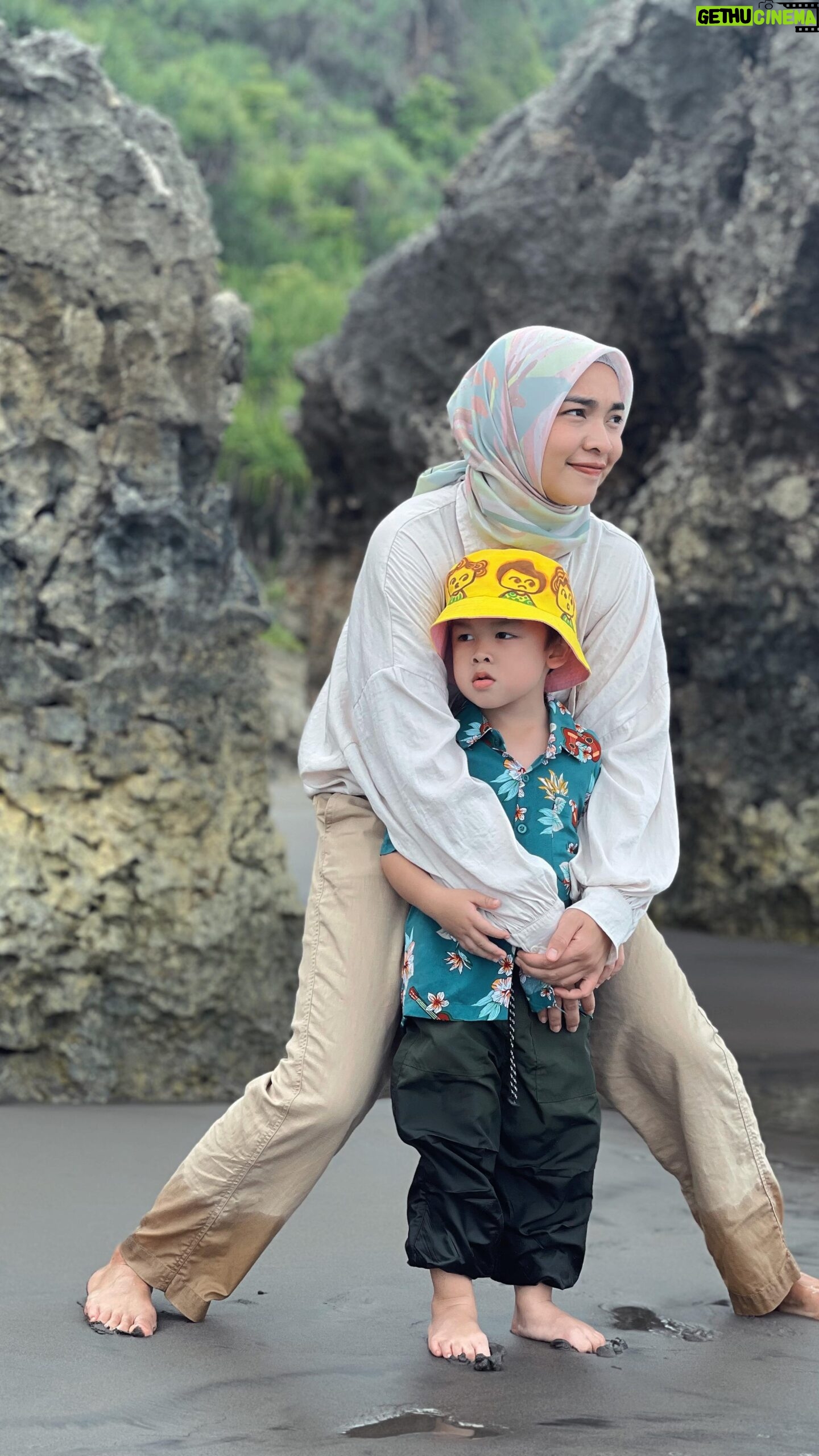 Tika Bravani - 2.2K Likes - mau main tapi lupa punya buntutš„²