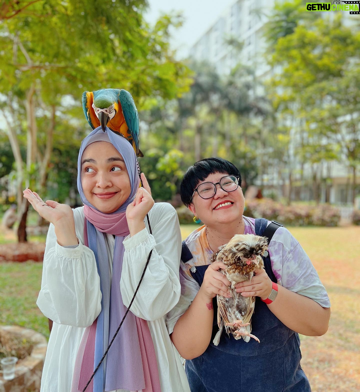 Tika Bravani - 1.8K Likes - Ibu senang, anak biasa aja. Oke, sip.
📸 @jeannefam
