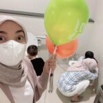 Tika Bravani Instagram – Kalam dan Keenan hangout. Bonus slide terakhir ada kerempongan mama Ana  @anariana27 🫶🏻