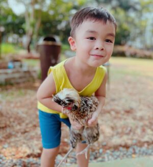 Tika Bravani Instagram - Ibu senang, anak biasa aja. Oke, sip.

📸 @jeannefam