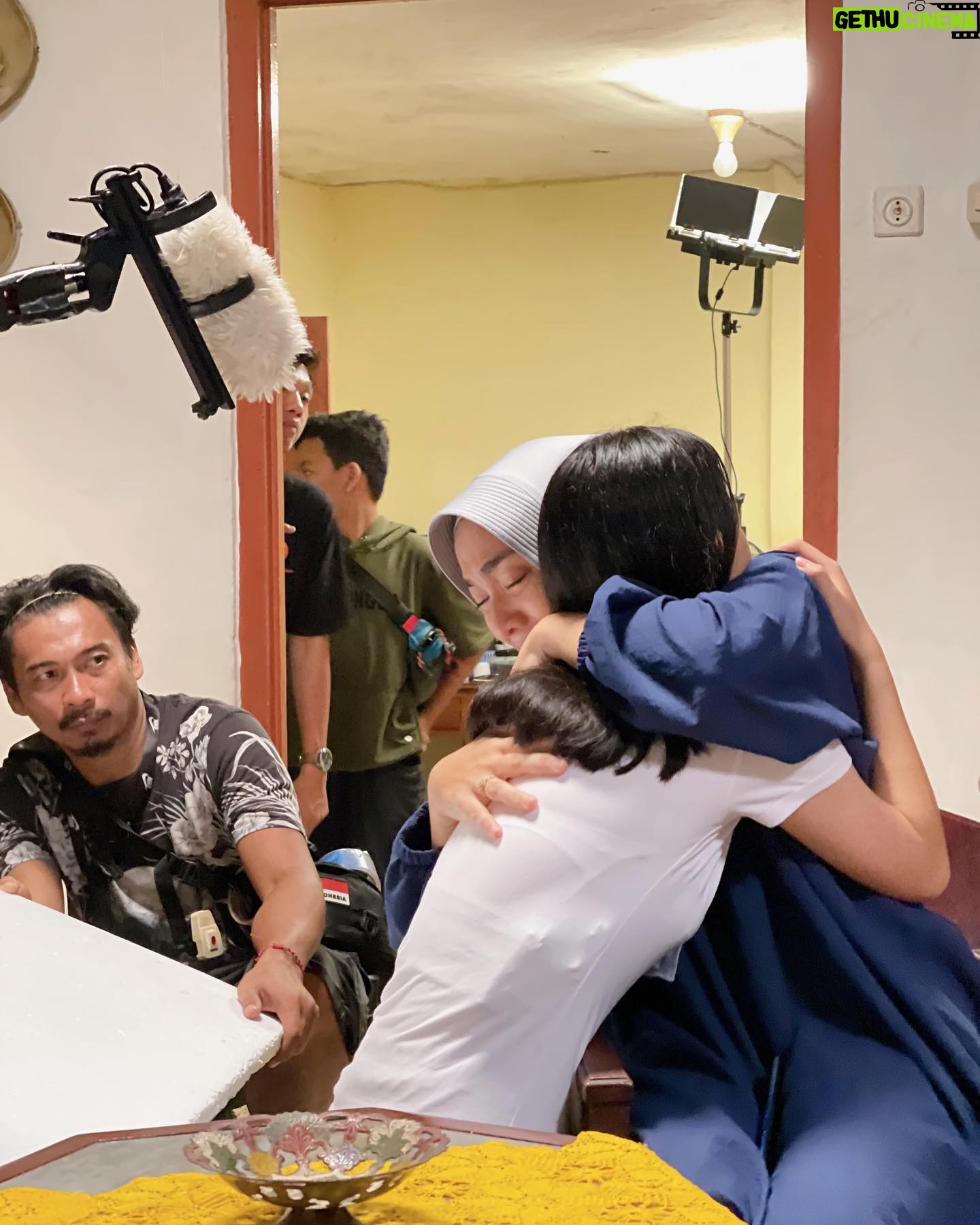 Tika Bravani - 3.7K Likes - Dibalik adegan yang huhuhu ada mas mas yang 😐
@1000detiksatucahayaofficial