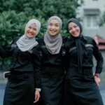 Tika Bravani Instagram - Assalamualaikum…. Bentar deh, Kaya ada yang kurang ga sihh? 😁 Colek Mak @irantypurnamasari