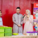 Tika Bravani Instagram - Keseruan event Moorlife Berbagi Berkah Qurban di 38 provinsi kemarin. Selain dapat tausiyah bermakna dari @ustad_solmed , bisa nyicipin tongseng enak buatan chef @gilang_ramadhano , bonus dapat wadah yang sustainable pula. Semangat berbagi @moorlife.official , semoga selalu mendatangkan keberkahan. Bangga produk lokal! ❤️