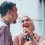 Tika Bravani Instagram - Keseruan event Moorlife Berbagi Berkah Qurban di 38 provinsi kemarin. Selain dapat tausiyah bermakna dari @ustad_solmed , bisa nyicipin tongseng enak buatan chef @gilang_ramadhano , bonus dapat wadah yang sustainable pula. Semangat berbagi @moorlife.official , semoga selalu mendatangkan keberkahan. Bangga produk lokal! ❤️
