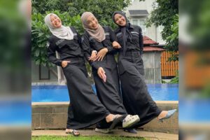 Tika Bravani Instagram - Assalamualaikum….

Bentar deh, Kaya ada yang kurang ga sihh? 😁

Colek Mak @irantypurnamasari