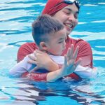 Tika Bravani Instagram - Tiap ngajarin anak pasti ada ekspektasi yang kadang belum sesuai realita. Kencengin mantra sabarnya.. suatu saat kita bisa diving bareng ya, Nak.. 🥲✌️ @splishsplashid