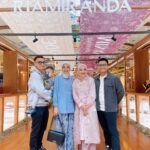 Tika Bravani Instagram - Alhamdulillaah, seneng banget bisa jadi bagian dari perjalanan Minang Dekade uni @riamiranda .. sukses selalu dan semoga semakin berkah yaa🥹💜 Buat teman2 yang di Jakarta, jangan lupa yaa ke Minang Dekade Exhibition di atrium PIM 2 tanggal 13-19 Februari 2023.. @inforiamiranda