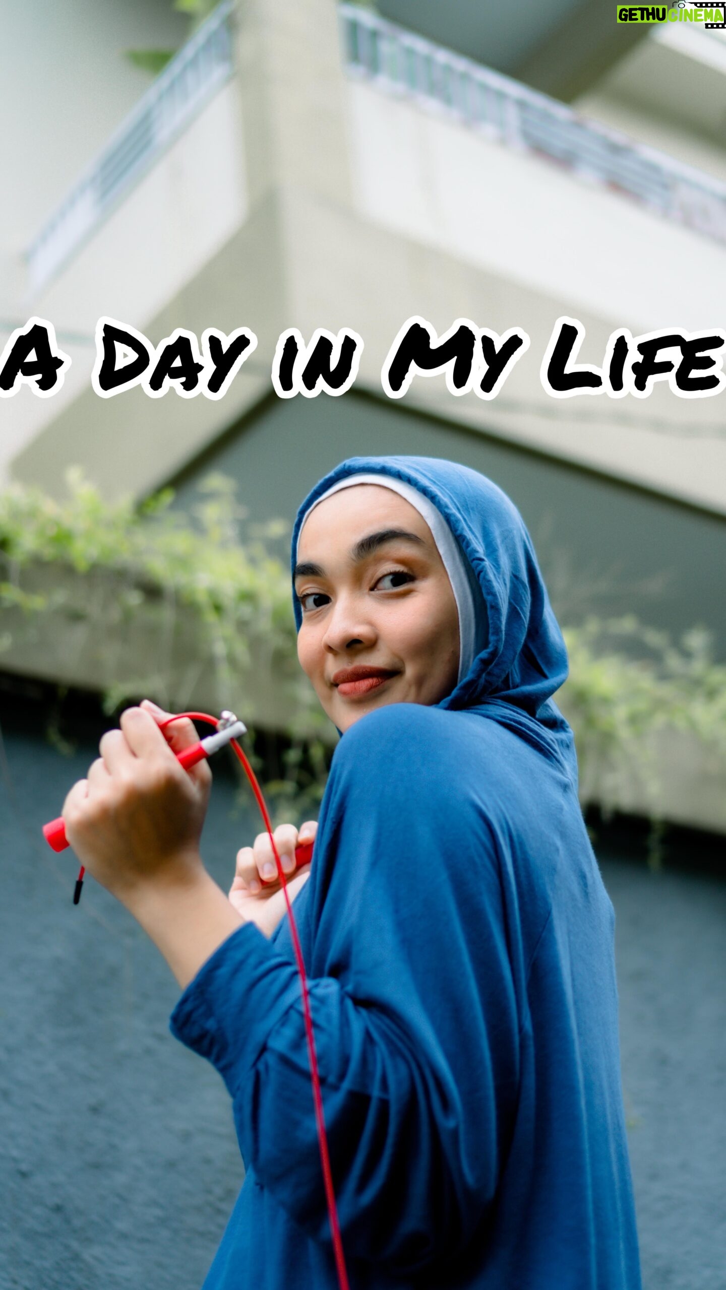 Tika Bravani Instagram - A Day in my life as bunda-bunda yaaa masak, ngopi, bebenah rumah udah jadi makanan sehari-hari bukan begitu ? But it's okay, just enjoy your life! #Adayinmylife #ClearYourHead #noketombeautopede