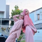 Tika Bravani Instagram - Nggak sengaja nge-pink, padahal kami bukan BLINK 😛 luv luv @irantypurnamasari 💕