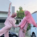 Tika Bravani Instagram - Nggak sengaja nge-pink, padahal kami bukan BLINK 😛 luv luv @irantypurnamasari 💕