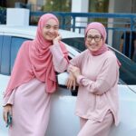 Tika Bravani Instagram - Nggak sengaja nge-pink, padahal kami bukan BLINK 😛 luv luv @irantypurnamasari 💕