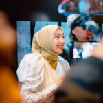 Tika Bravani Instagram - Buibu sebelum dan sesudah berangkat premier. Jangan lupa, film Khanzab tayang mulai besok di bioskop. Udah beli tiketnya? #khanzab