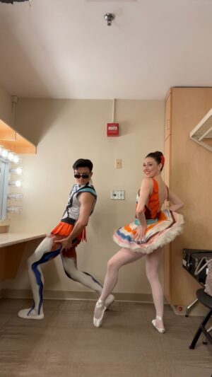 Tiler Peck Instagram - Dancing our way through the Monday blues 💙

Love me some backstage laughs & shenanigans with @chunner 👁️ 

What’s everyone’s plans this week?

Dc @stephgraham__ 
#trends #reels #backstage #dressingroom #trending #trendingreels #funtimes