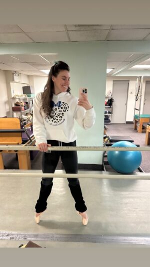 Tiler Peck Instagram - Just like that, we’re back on pointe!

It’s taken a lot to get me to this moment and I’m so happy with the progress I’ve made to help get me back in rehearsals tomorrow 

Here’s what we did to get me back on pointe:

1) Toe taps 
2) Stretching and feeling the arch of the foot on the ball 
3) Rocking and walking while sitting on the yoga ball to increase range of pointe 
4) Going on pointe on the reformer with springs to slowly add weight 
5) On pointe with full body weight! 

#Ballet #Ballerina #Pointe #OnPointe #PointeShoes #Recovery #FootInjury #Physical Therapy #BallerinasOfIG
