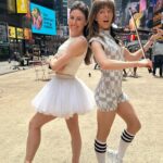 Tiler Peck Instagram - 🩰 Toes and bows in Times Square 🎻 . #ballet #ballerina #violin #nyc #timesquare #pointshoes #newyork