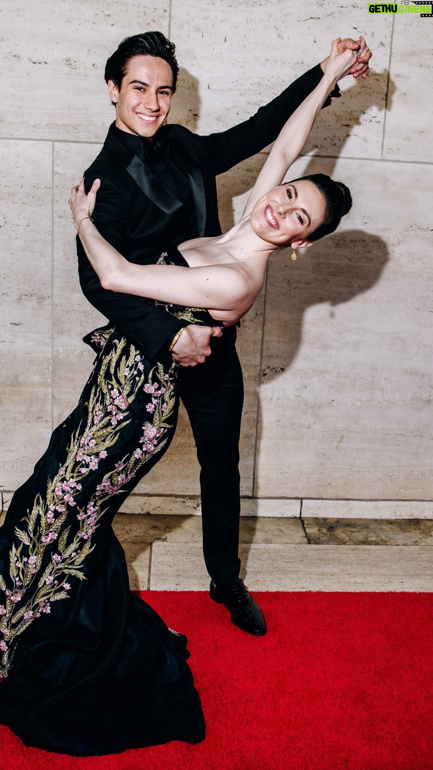 Tiler Peck Instagram - We dipped and we danced the night away at @nycballet’s Spring Gala 💃🏼 #gala #redcarpet #marchesa #gown #ballerina #nightout #fashion #saturday #style #dressup 📸 @vnina 👗 @marchesafashion 👫 @roman.julian.mejia