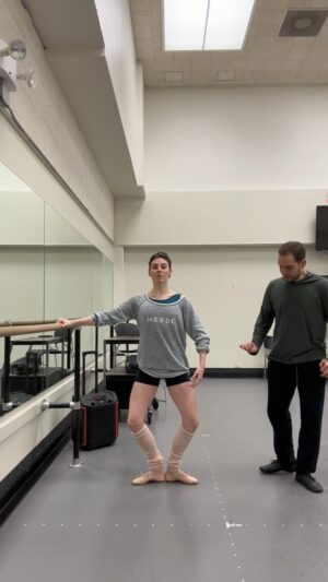 Tiler Peck Instagram - Foot injury recovery: barre edition!

For the past 3 days, I have been doing private lessons with @craigsalstein to get my confidence and stamina back by doing a nonstop barre

I think it’s important having someone next to you to motivate and encourage you is really critical in helping push through mentally as well

If you look closely you can see so many emotions in my face — I am timid, extra concentrated, relieved that there isn’t pain, etc. — You need someone next to you who can meet you where you are at that moment 

#recovery #barre #balletclass #injury #ballerina #ballet #mentalgame