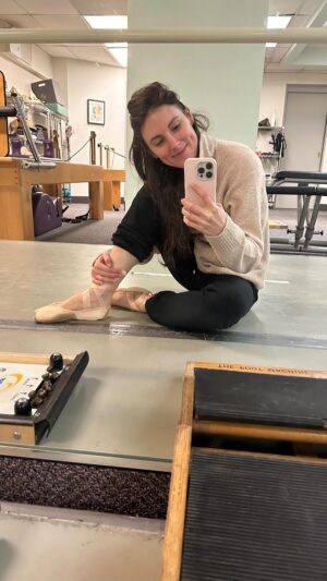 Tiler Peck Instagram - Ever wondered how a ballerina recovers from a foot injury? 
 
Here’s how I am!
 
🤍 Retraining inner thigh to help with the stability 
🤍 Ice massing to bring down inflammation 
🤍 Sleeping with Indian healing clay 
🤍 Slowly working on getting the full range of pointe back
 
#Ballet #Ballerina #Injury #InjuryRecovery #Foot #Dance #FootInjury #recovery