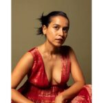 Tillotama Shome Instagram - Voices of Urvashi Kaur A bunch of us came together  to celebrate 15 years of @urvashikaur   Like a flash of lightning Urvashi came into my life and then stayed.Far beyond the fashion world we found common ground with our fathers being in the armed forces and the life of constant moving and adapting. She trained in fashion in France. Her Nani is Prabhjot kaur , a renowned Punjabi poet , one of the literary greats of our country. Her first book was published in 1940 , at the age of 16. And her Nana , Narender pal singh was also a leading Punjabi novelist . He also published a bi monthly magazine called byword on international relations. Her mother is a wonderful artist , speaks fluent French and has navigated many adventures as she was a formidable partner to, Urvashi's Father, who is a Former chief of the army staff of India. So you can well imagine my curiosity about every member of this gharana and their incredible stories!!! Meeting them numerous times made me understand Urvashi and over time we became friends. I wore her clothes often. Instagram followers, my viability in the industry, lack of work, PR...none of it mattered to her. So when she called, I showed UP.  We were later asked about inclusivity, sustainability etc etc... These words require a certain way of thinking, that can't be conveniently put up right before a fashion show. They need to be cultivated over time, in how you treat people and things.  Urvashi is an energetic, tidal wave of talent and warmth that values people above all. The people who came together are people who like HER. Her clothes are non confirming and construct defying. We were dressed in what felt comfortable to each of us. During rehearsals Urvashi said:" You just be you. You don't feel like walking- sit, you want to take off your shoes, do it. " I took off the heels and wore my trusted boots . Bahut maza aaya with old friends and new to the beat of music by M Dubois!! You are amazing Urvashi. @lakmefashionwk @lakmeindia @nexaexperience @fdciofficial @r1se @reliancebrandsltd @jrmellocastro @eshwarlog @lubna.adam @martinduboismdub @dhfranklin @delnazd #UrvashiKaur #LakméFashionWeekxFDCI #LakméFashionWeek #LFWxFDC