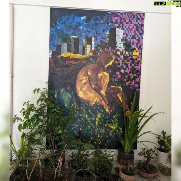 Tillotama Shome Instagram - A Living Room, indeed!! ❤️❤️❤️ There was a time ten years ago when I found it difficult to care for the simplest of plants. COVID became the turning point. The need to learn how to grow, compost, prune, cut out diseased bits...all of it became life lessons. I have no experience or a Gardner to take care of them. I got cuttings, bulbs, seeds from all my travels, nothing store bought and talked them into growing with me. Pruning and preening with them every morning is a joy. No green thumb just a need to make city living possible.