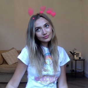 Tilly Keeper Instagram - girl in quarantine