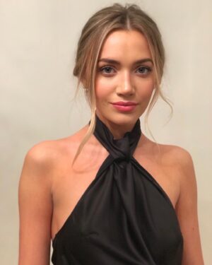 Tilly Keeper Instagram - 🥀 ooh la la