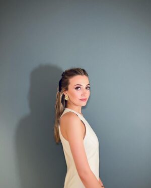Tilly Keeper Instagram - YOU Season 4 Junket complete!

huge love and thanks to the dream team!
styling: @chercoulter 
makeup: @ewtmakeup 
hair: @bjornkrischker