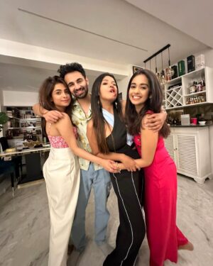 Tina Philip Instagram - Found these in my gallery while scrolling, I couldn't stop myself from posting this 😍 ❤️ 

This calls for a Reunion 
@pulkitbangia you better meet us soon 🙄

@tinaintinseltown please don't kill me for the last picture🙈 feelings dekho usme😂
